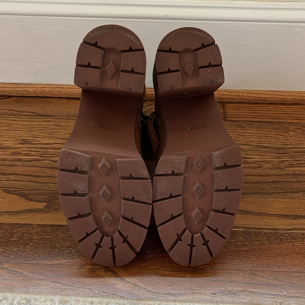 Toms Tan Heeled Boots - Picture 9 of 9